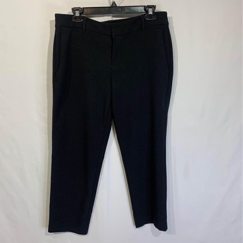 Woman’s “Harper” slacks. Pockets. Size 10. Black. Gorgeous fit. Capri length.